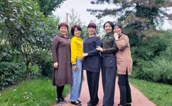 母亲とが话していま视频